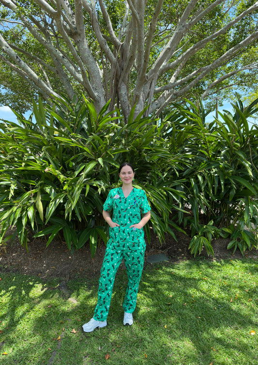 Christmas Mistletoe and Holly Print Full Nursing Scrub Set