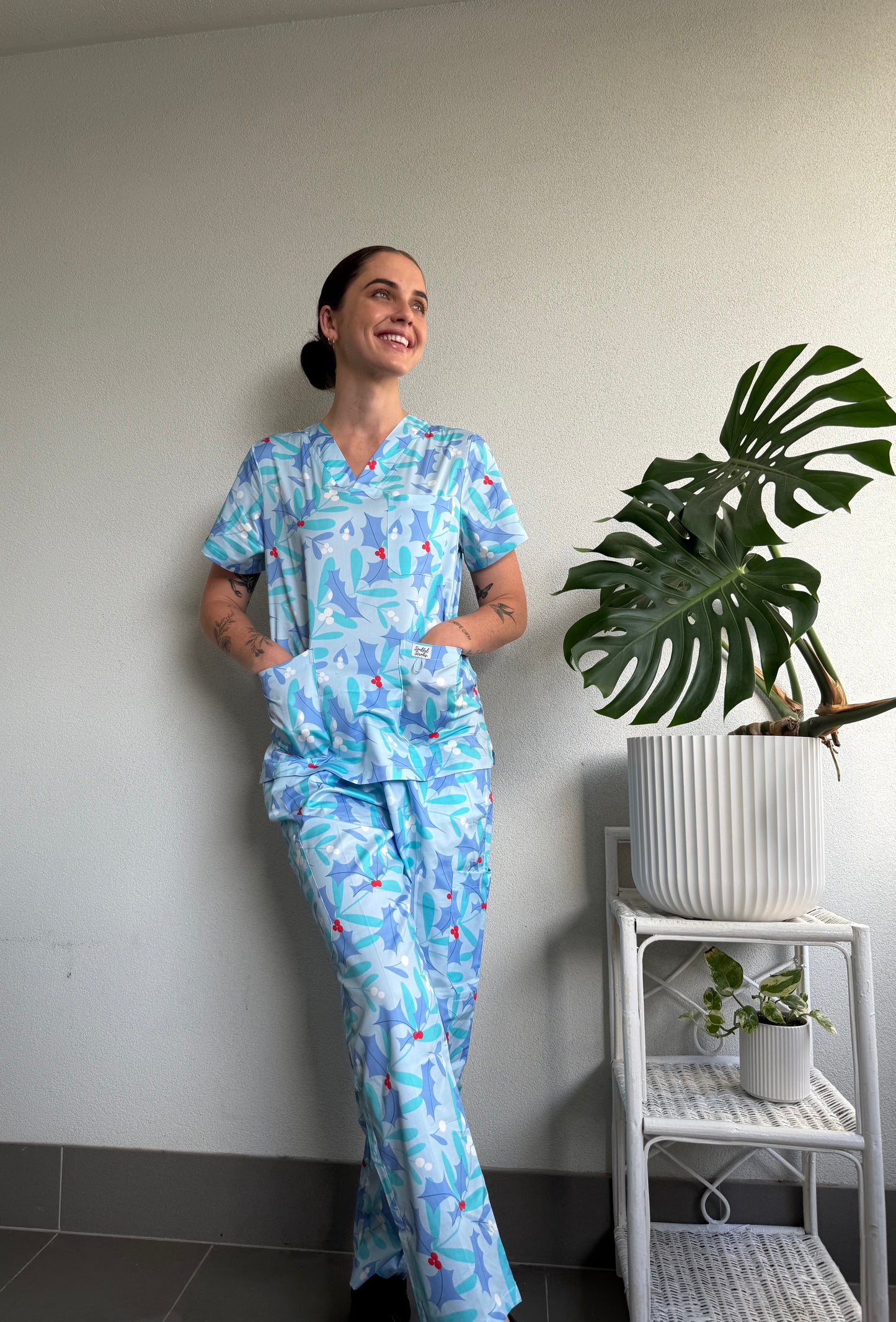 Christmas Light Blue Mistletoe & Holly Print Nursing Scrub Top