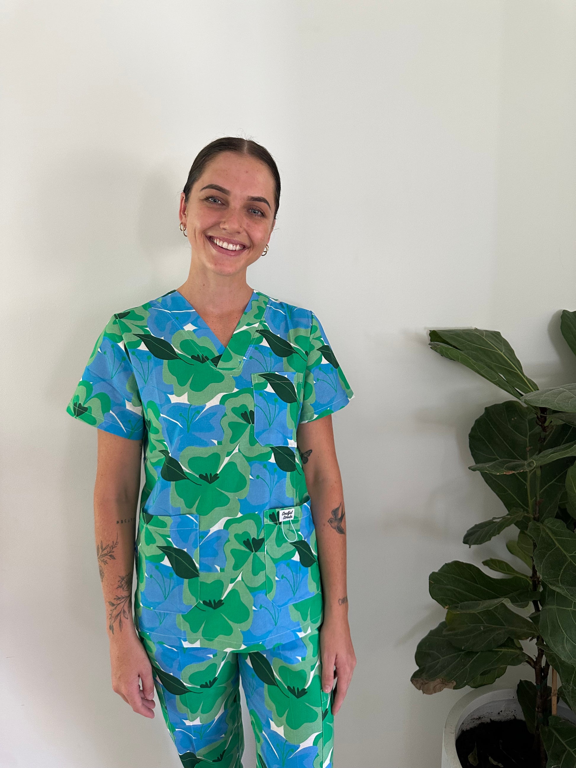 Minty Fresh Print Full Nursing Scrub Set™