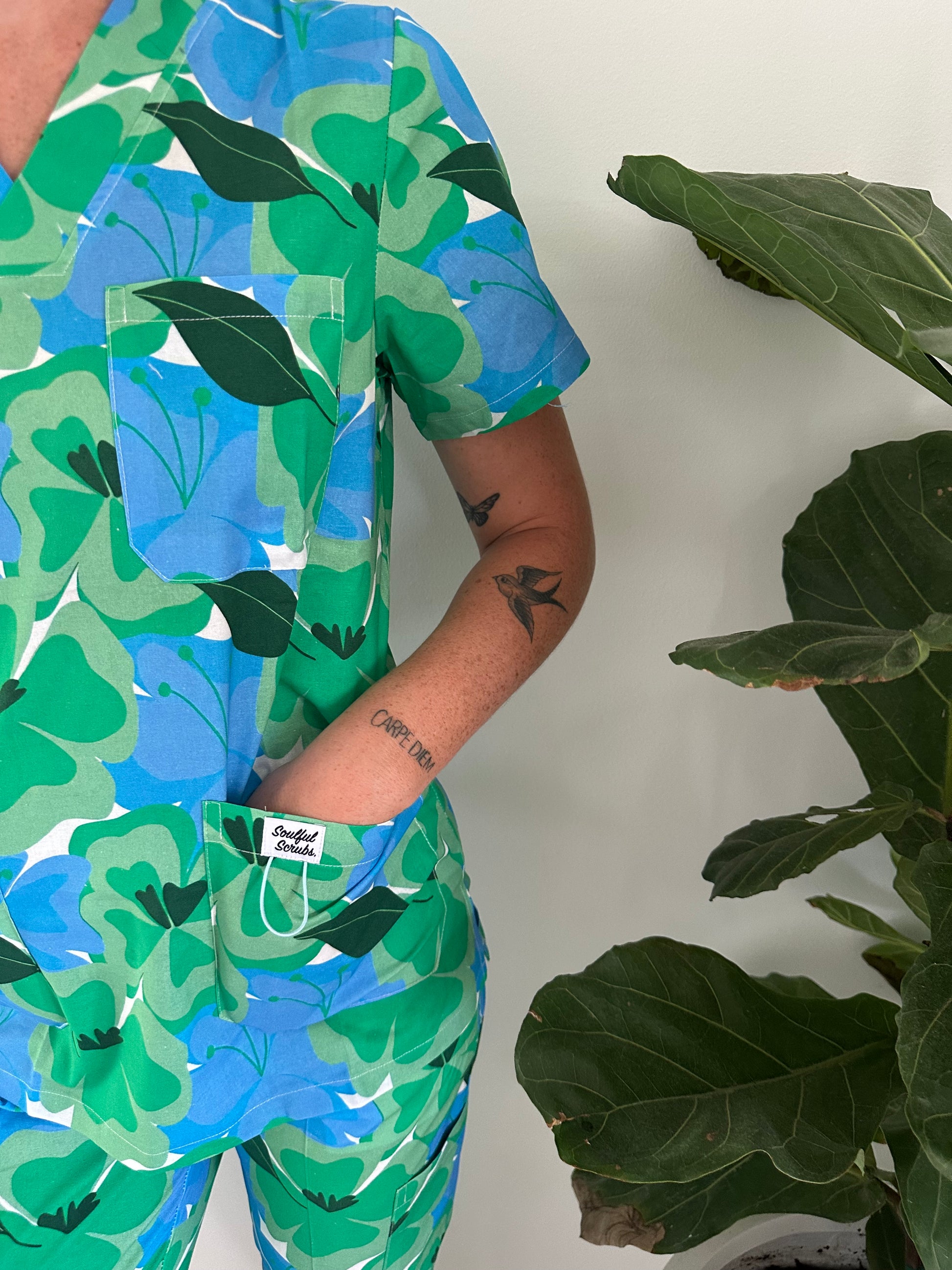 Minty Fresh Print Full Nursing Scrub Set™