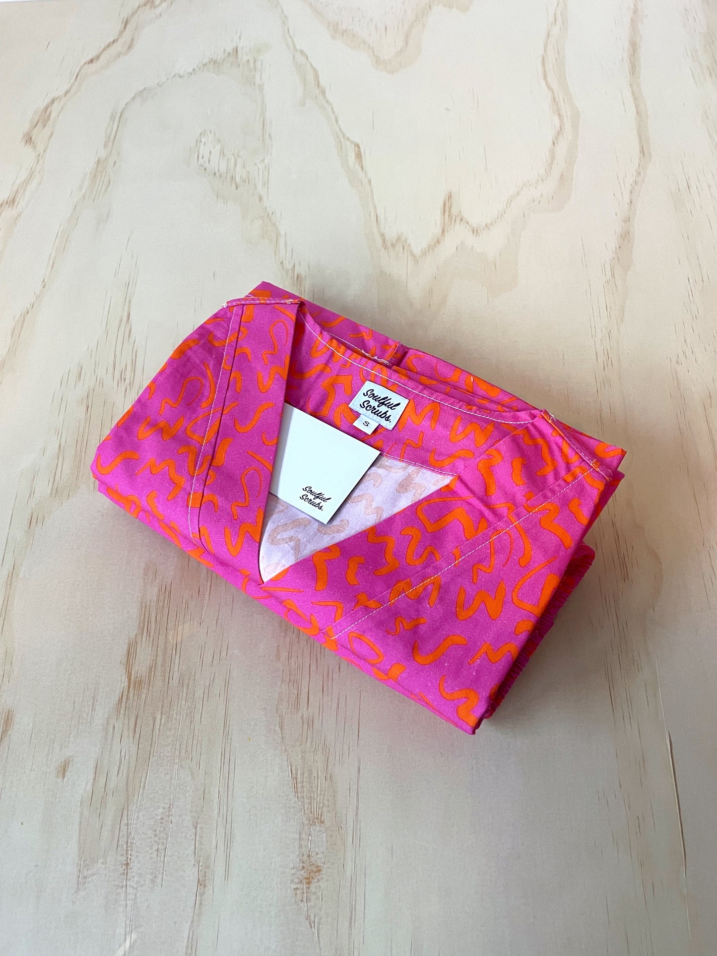 Pink & Oj™ Printed Full Nursing Scrub Set – Unisex Scrubs