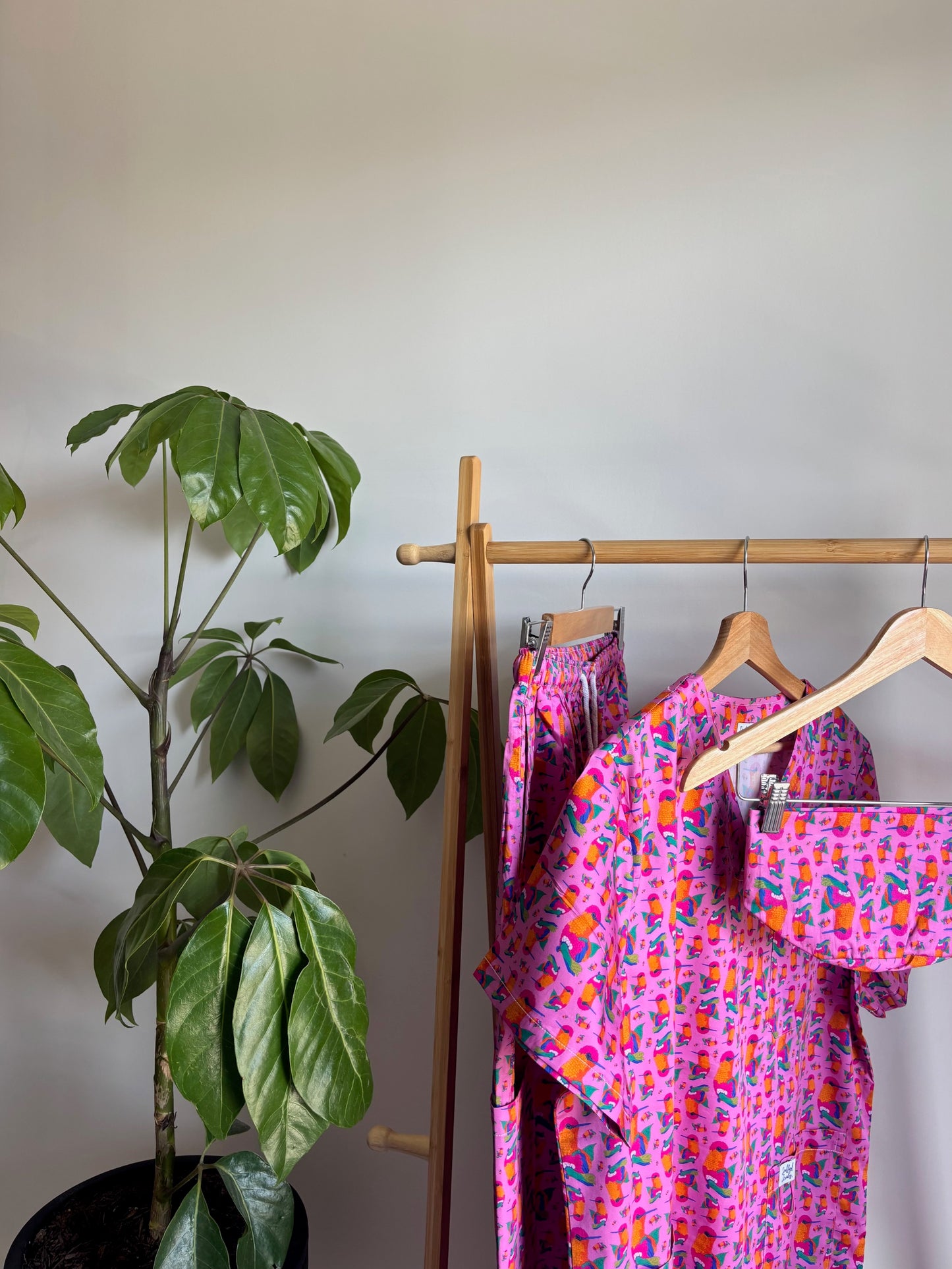 Limited Edition Hummingbird™ Print Full Nursing Scrub Set