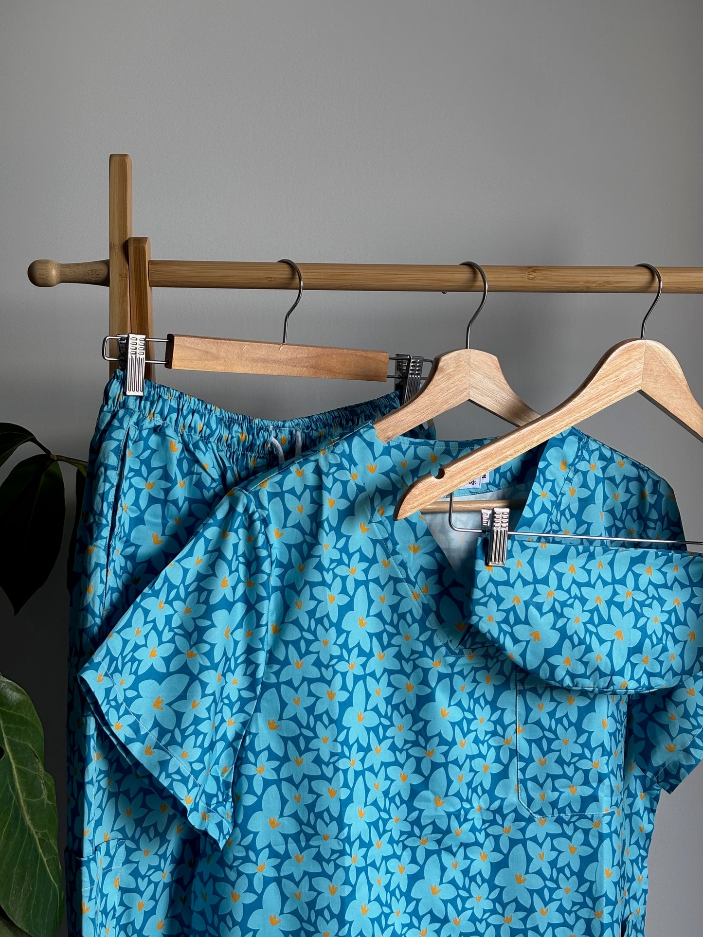 Limited Edition Baby Sister Blue™ Print Full Nursing Scrub Set