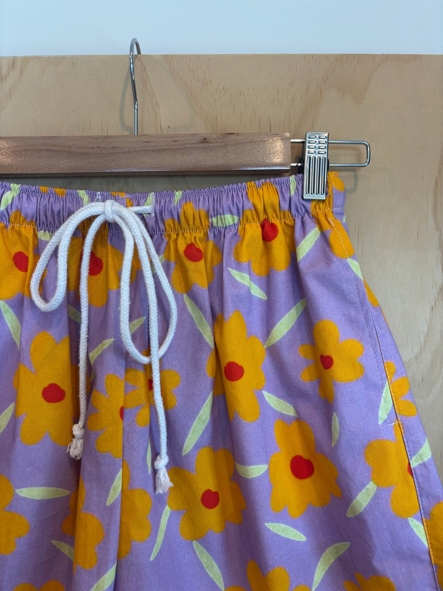 Sunny Strawflower Print Scrub Pants